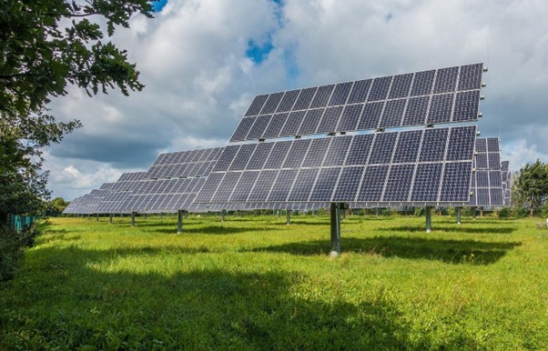 Panneaux photovoltaïques installés au sol