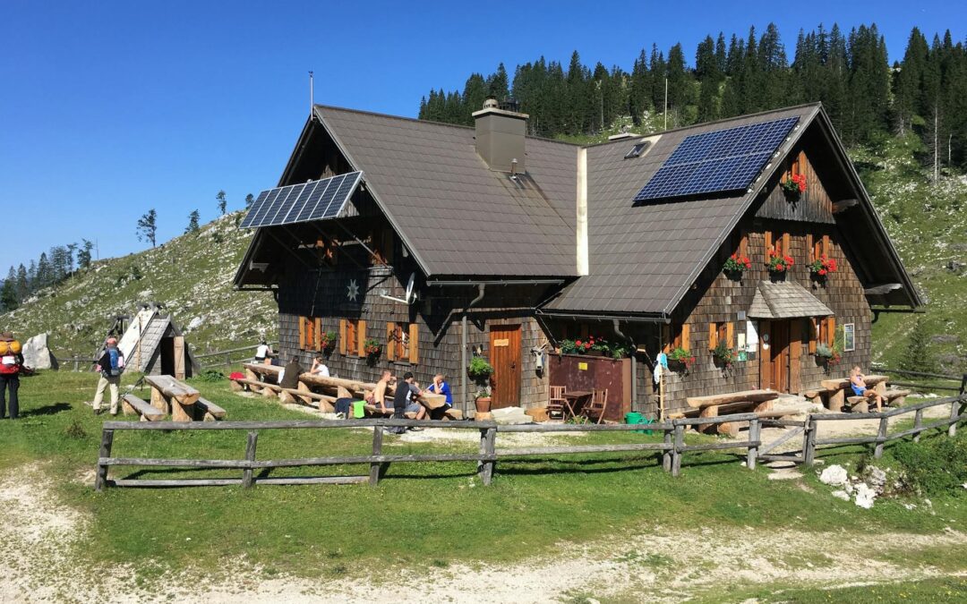 Panneau solaire hybride : tout savoir sur cette solution solaire 2 en 1